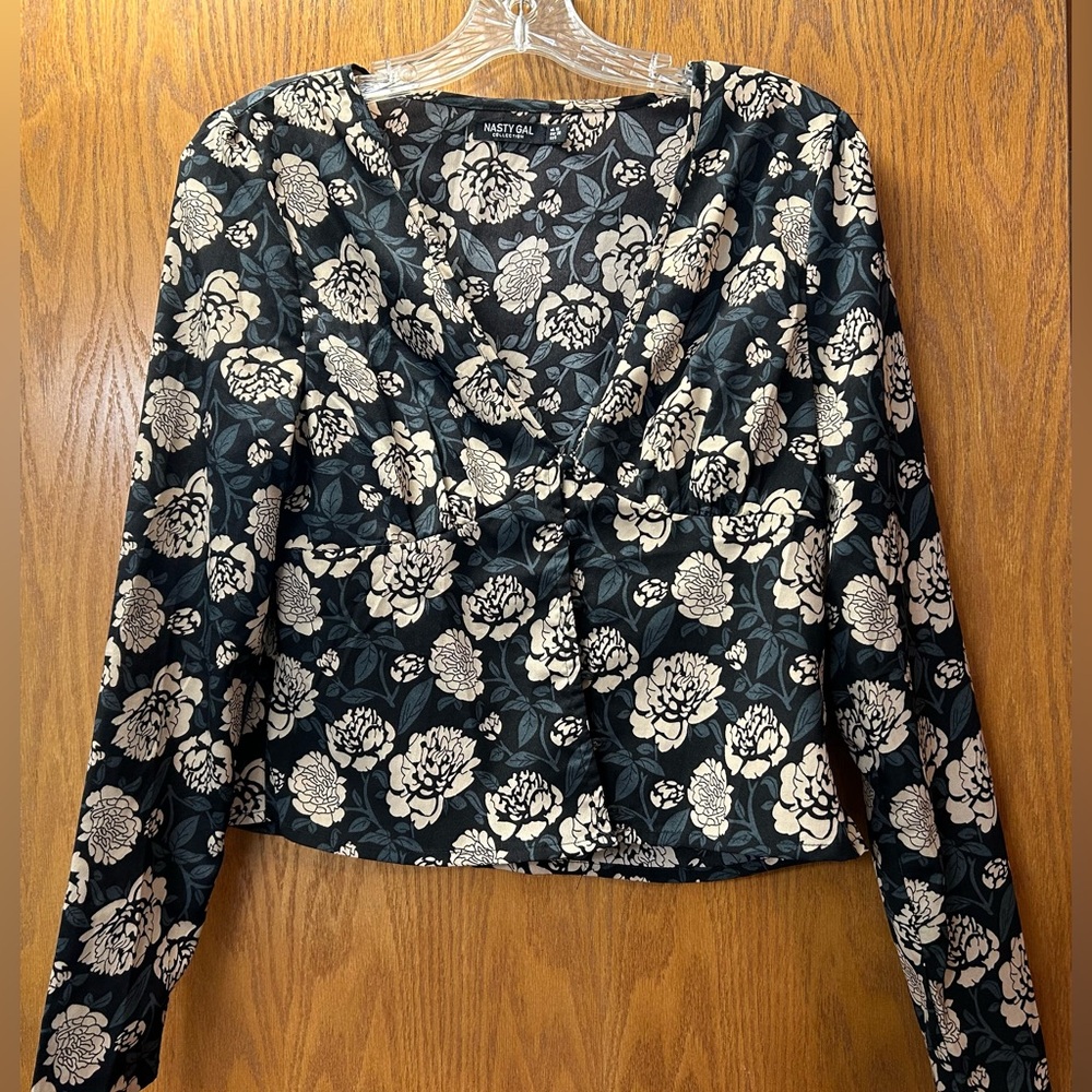 Nasty Gal v-neck button top